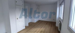 Casa pareada en alquiler en Peñagrande en Madrid