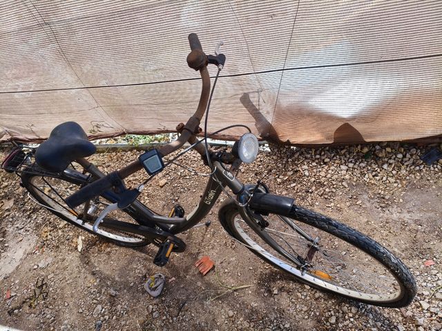 Bicicleta clásica a reparar