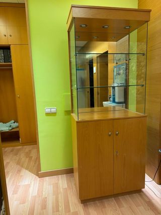 Vitrina expositora madera cristal
