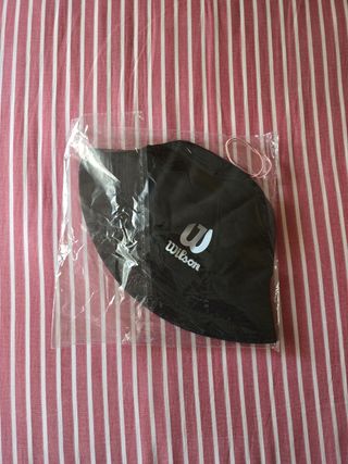 Gorra Wilson Bucket negra
