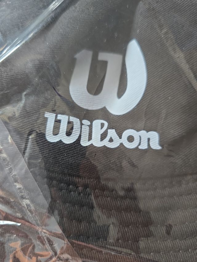 Gorra Wilson Bucket negra