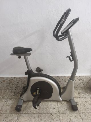 Bicicleta estática Romester Genius 100. Poco uso.