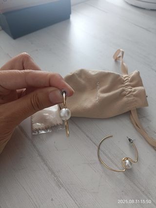 Pendientes Viceroy dorados con perla. Nuevos.