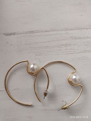 Pendientes Viceroy dorados con perla. Nuevos.