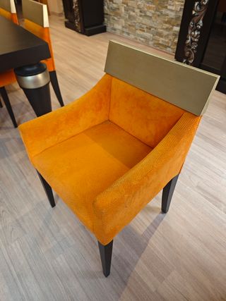 Juego de Sillas comedor - Naranja y Negro. 6+2.
