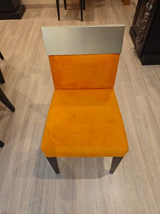 Juego de Sillas comedor - Naranja y Negro. 6+2.