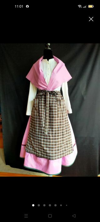 Falda y pañuelo vascas... hechos a mano 