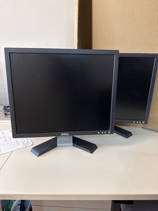 2 Monitores Dell 19" - Negros