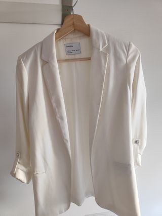Americana Bershka blanca XS