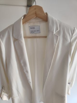 Americana Bershka blanca XS
