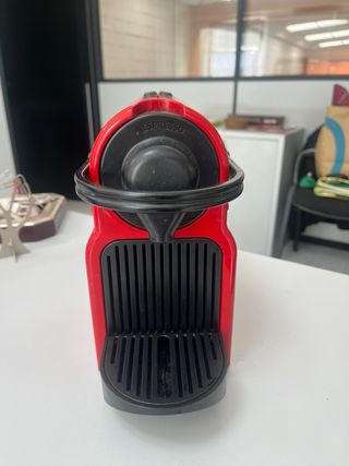 Cafetera Nespresso Krups roja