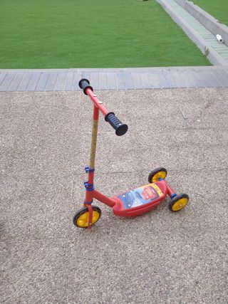 Patinete infantil Cars