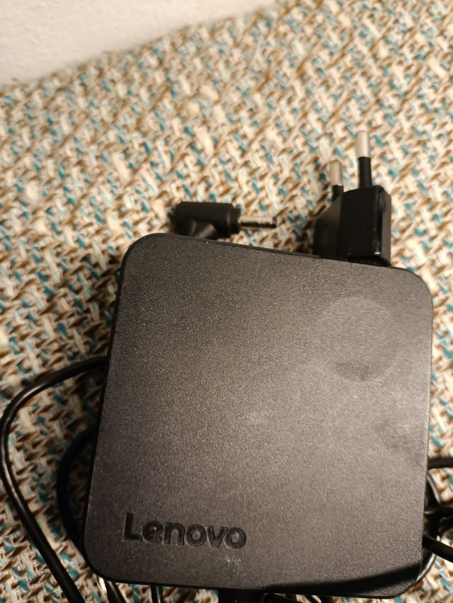 Cargador Lenovo para portátil modelo ADLX65CCGE2A