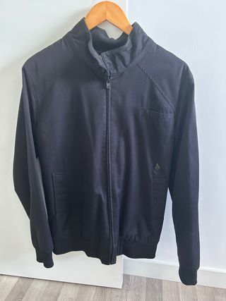 Cazadora Volcom negra talla S
