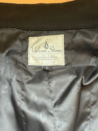 Cazadora Volcom negra talla S