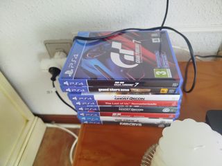 PS4 Slim (PlayStation 4) negra