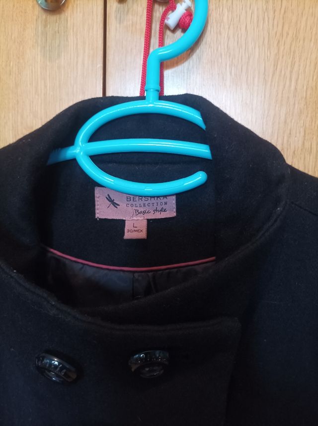 Abrigo negro Bershka mujer