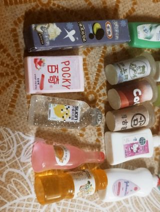 Miniaturas: lote de botellas, botes, café etc