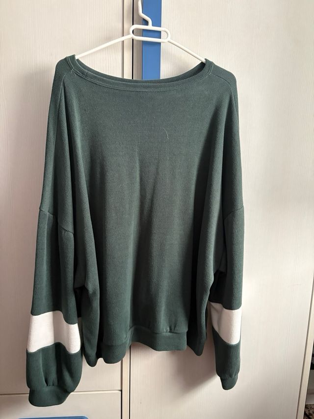 Sudadera verde oversize