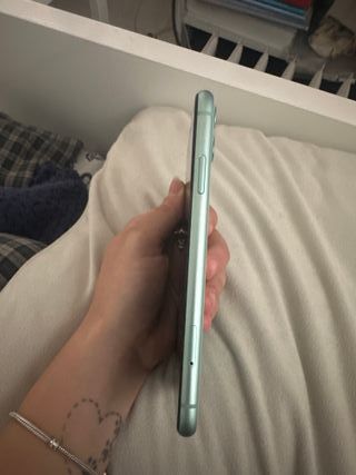 iPhone 11 Verde 256 gb
