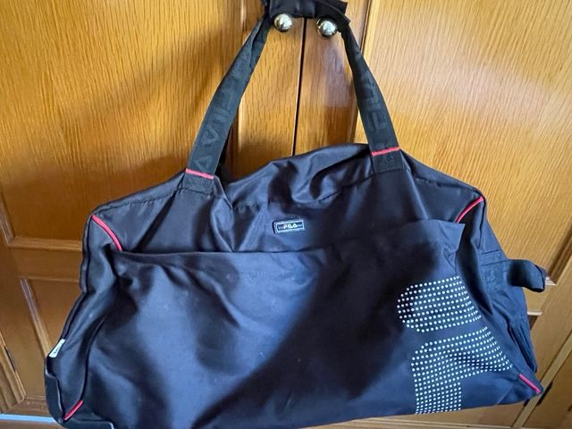 Bolsa Fila deportiva y viaje - seminueva