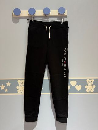 Pantalón chándal Tommy Hilfiger. Tala: 12 años