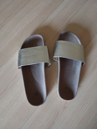 Sandalia
s doradas mujer nº 39