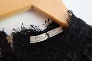 Top negro Zara encaje manga corta