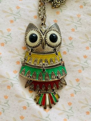Colgante búho multicolor. 
