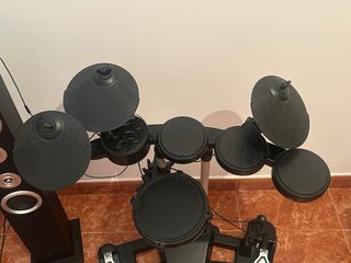 Batería electrónica con el altavoz200