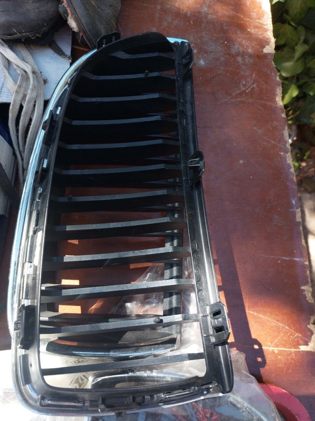 Rejillas BMW E90 E91 - Par