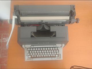 Máquina escribir Olivetti Línea 98