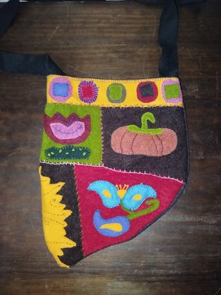 Bolso infantil multicolor hecho a mano