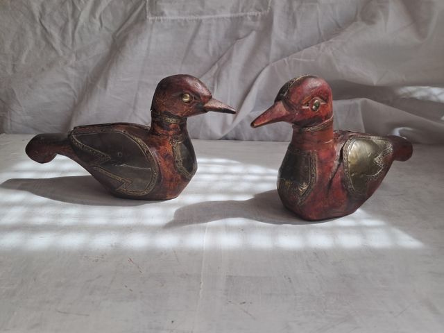 Pareja Patos Madera Metal Decoración