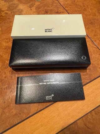 Bolígrafo Montblanc negro