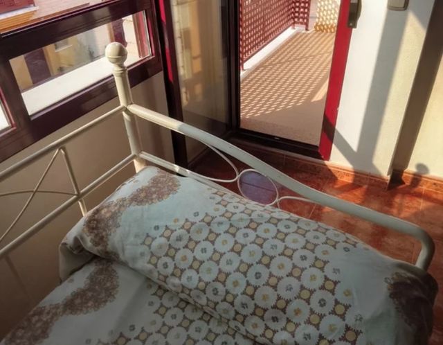 Letto singolo in metallo bianco + materasso