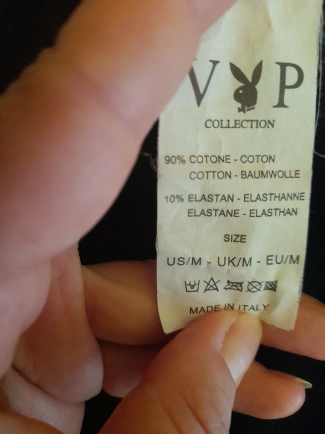 Maglia nera con paillettes VIP