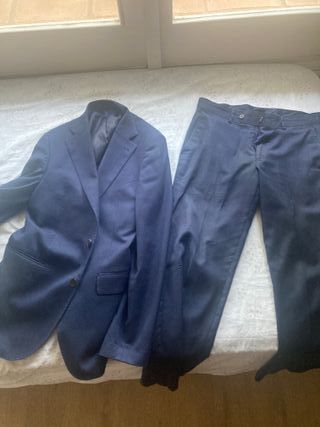 Traje azul Alvaro Moreno