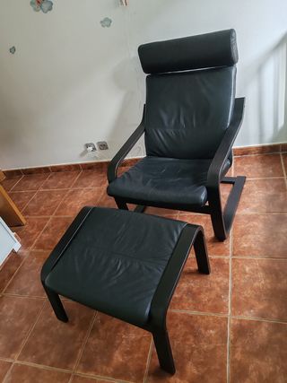 Sillón relax IKEA Poäng cuero negro con reposapiés