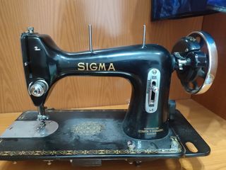 Máquina coser Sigma Antigua urge venta