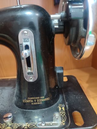 Máquina coser Sigma Antigua urge venta