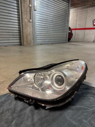 Faro delantero Mercedes CLS 500
