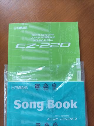 Yamaha EZ-220 Teclado