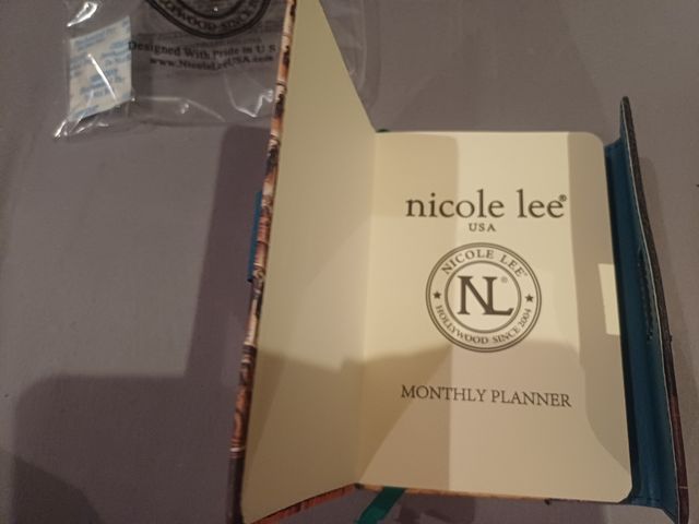 Planificador + bolígrafo Nicole Lee USA