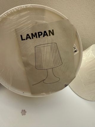2 pantallas LAMPAN blancas
Ikea 