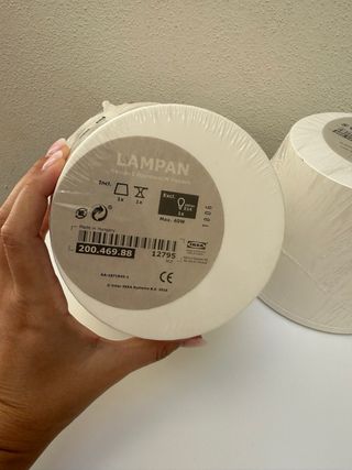 2 pantallas LAMPAN blancas
Ikea 