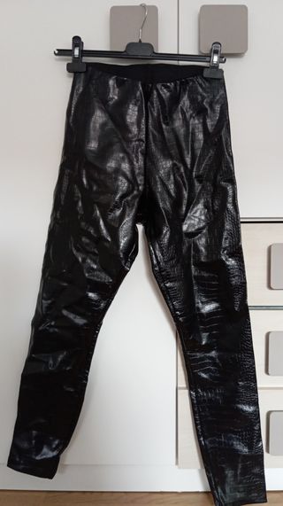 Leggings efecto piel negra