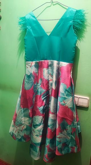 Vestido cóctel turquesa estampado