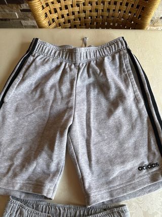 Shorts deportivos grises Nike