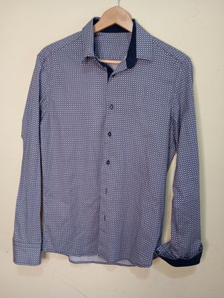Lote de 20 camisas de hombre manga larga.
